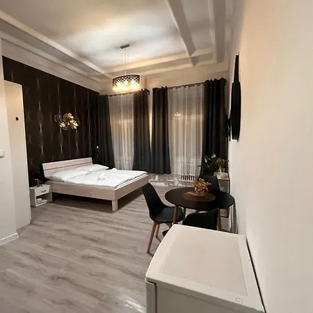 Golden Old Apartment Prague