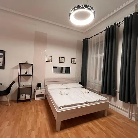 Golden Old Appartement